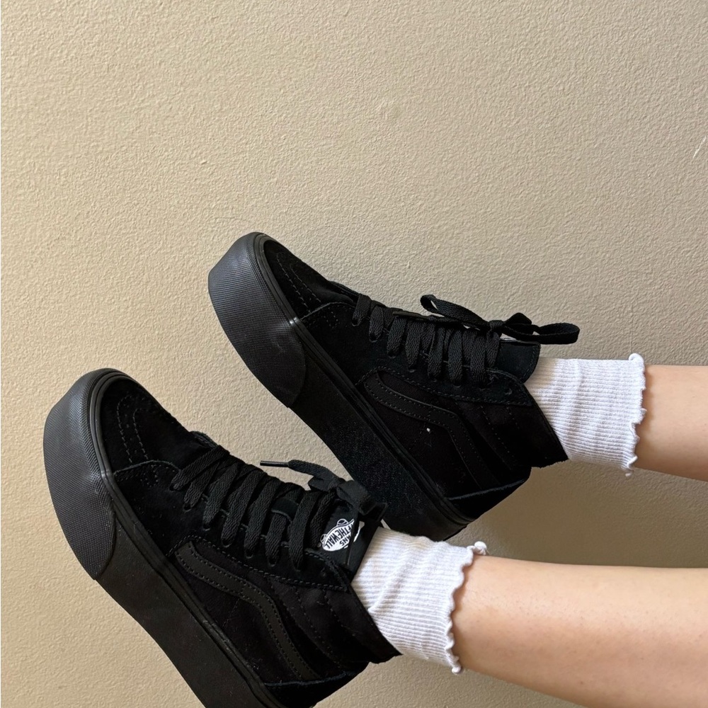 Vans Women's Black Sneakers